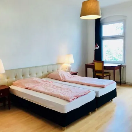 Hausburg * Berlin