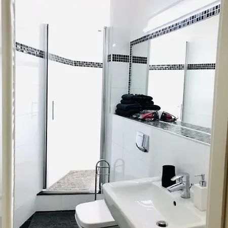 Hausburg Apartment *